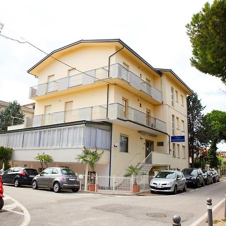 Hotel Lagomaggio ريميني المظهر الخارجي الصورة