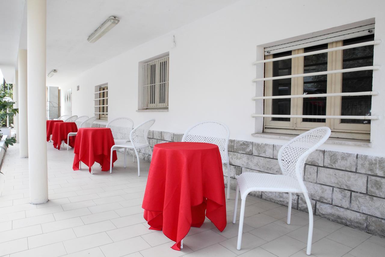 Hotel Lagomaggio ريميني المظهر الخارجي الصورة